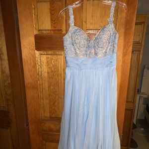 La femme size 8 prom dress